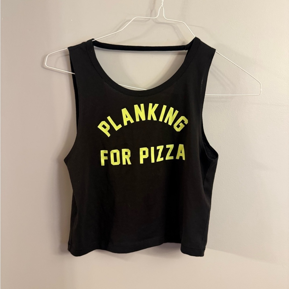 Hollister Black planking for pizza tank